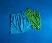 2x kurze Trainings - Shorts von Uhlsport Gr. 140 Baden-Württemberg - Nagold Vorschau