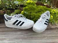 Adidas Gazelle Bold Gr. 40 2/3 Schwarz Weiss Sommer Plateau Bayern - Bamberg Vorschau