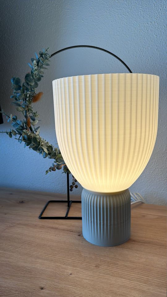 LED Lampe Lamp Weiß Khaki minimalistische moderne Lampe 3D in Donauwörth
