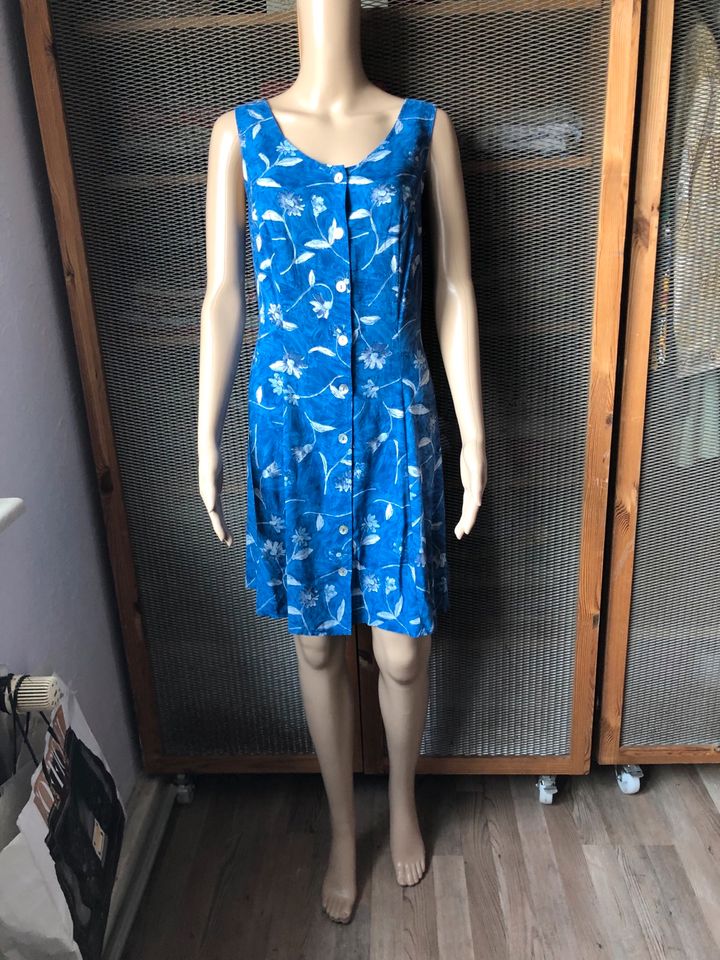 Nice Day Vintage Kleid Viskose Blumenmuster Blau in Duisburg