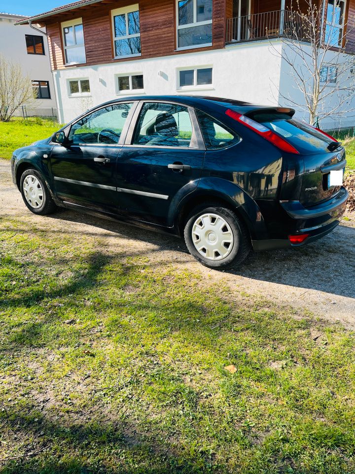 Ford Focus 1.6 Ti-VCT - 160.000 km - TÜV neu bis 02/2025 in Dießen