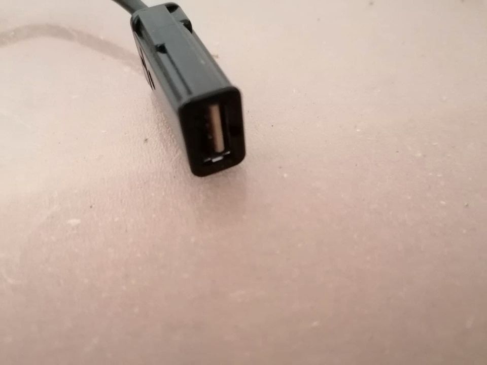 USB Adapter AUX Kabel in Lage
