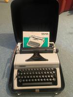 DDR Erika Schreibmaschine 100/105 Koffer/ Anleitung Brandenburg - Wandlitz Vorschau