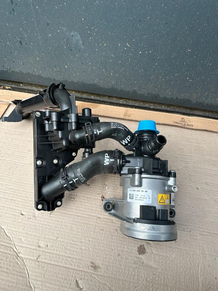 Mercedes NEU Wasserpumpe M256 A2562000500 inkl. A2560105800 in Remscheid