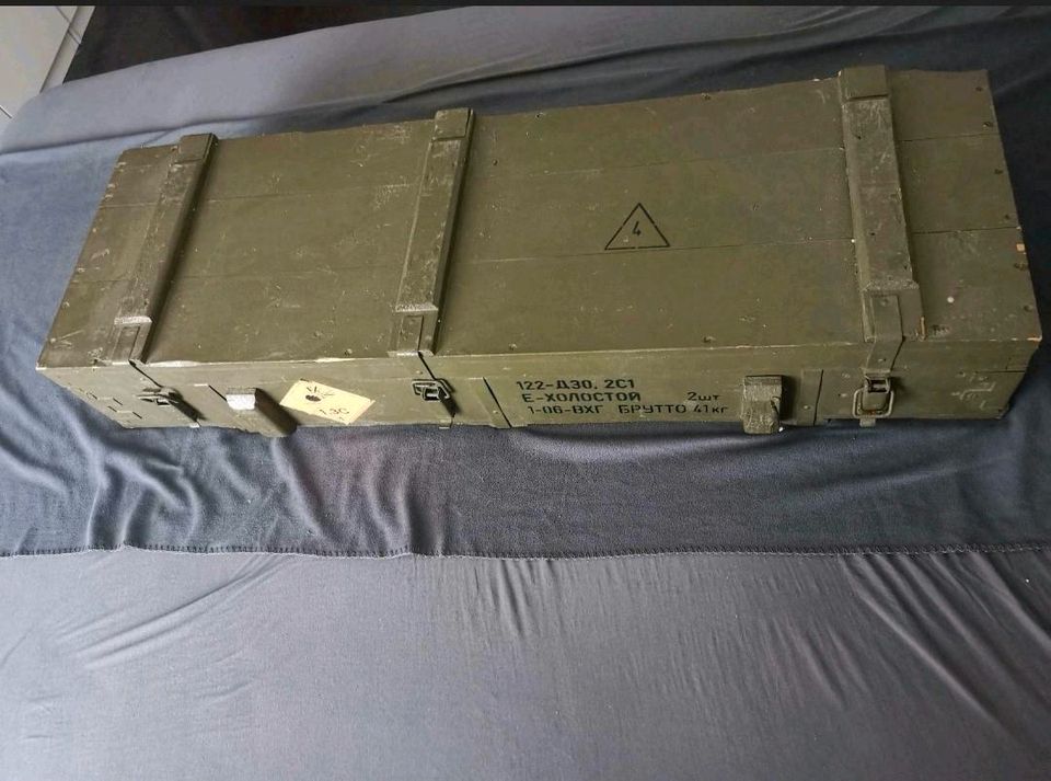 Große Munitionskiste Kiste Tisch Box Deko Militär in Eckental 