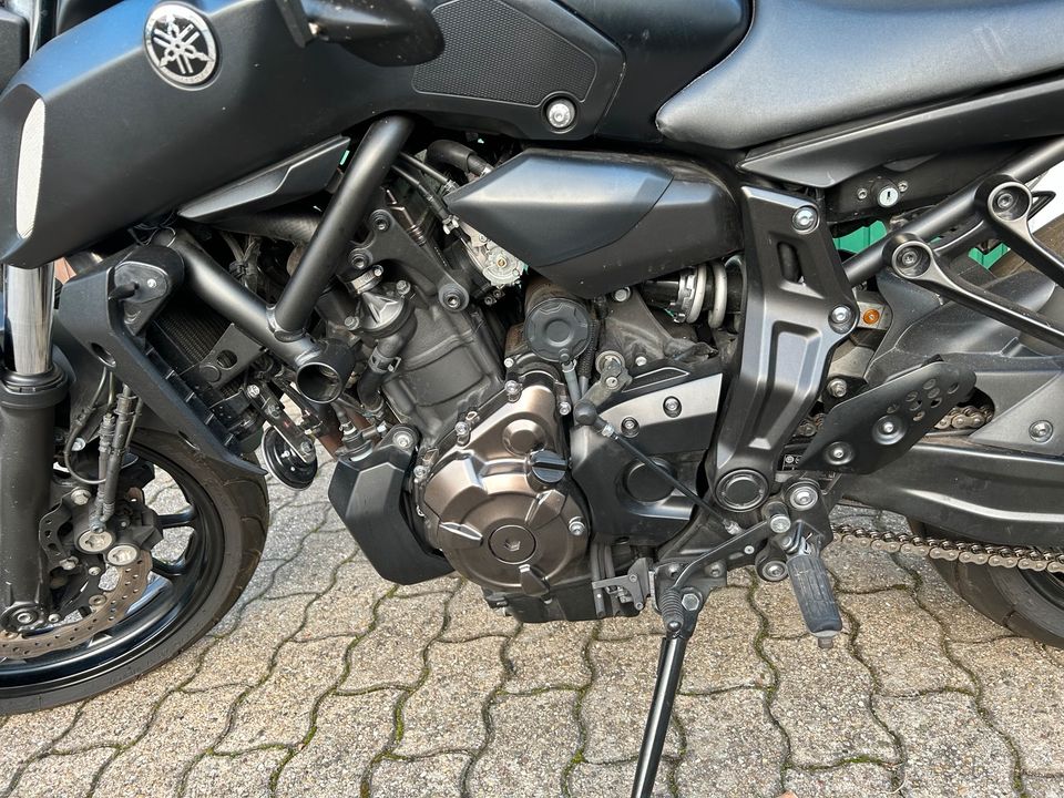 Yamaha MT 07 | Rizoma | Komplettanlage | Neuer TÜV | A2 Tauglich in Staufen im Breisgau