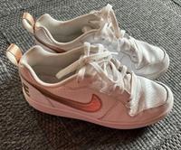 Nike Sneakers Turnschuhe Größe 37,5 Saarland - Wadgassen Vorschau