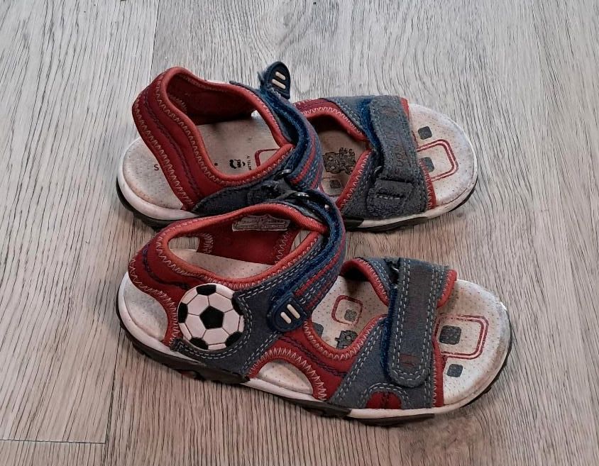 Sandalen von Superfit im Fußball-Design in Gr.  28 in Kropp