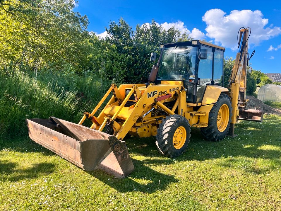 Massey-Ferguson MF-50-HX Multifunktions-Bagger Baggerlader Buldo in Auetal