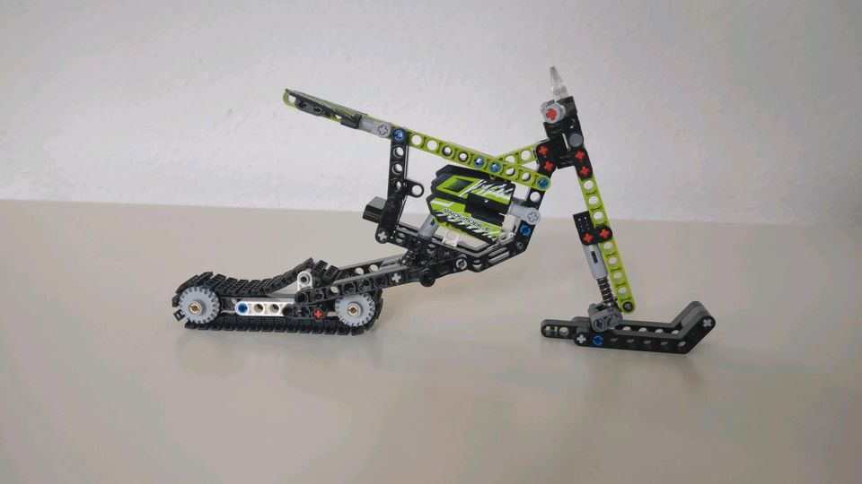 Lego Technic 42021 Schneemobil 2-in-1 Motorschlitten Snowmobil in Limburgerhof