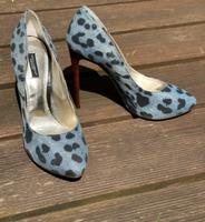 Dolce Gabbana Pumps 40 Jeans Leo München - Ludwigsvorstadt-Isarvorstadt Vorschau