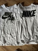 2 Nike Shirts in XL weiß Niedersachsen - Elze Vorschau