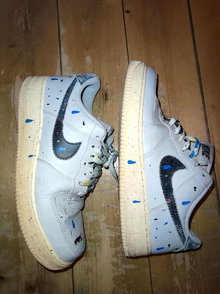 Nike Air Force 1 "Paint Splatter" in Köln