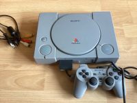 PlayStation 1 PS1 Konsole mit Controller und Memory Card Nordrhein-Westfalen - Hückelhoven Vorschau