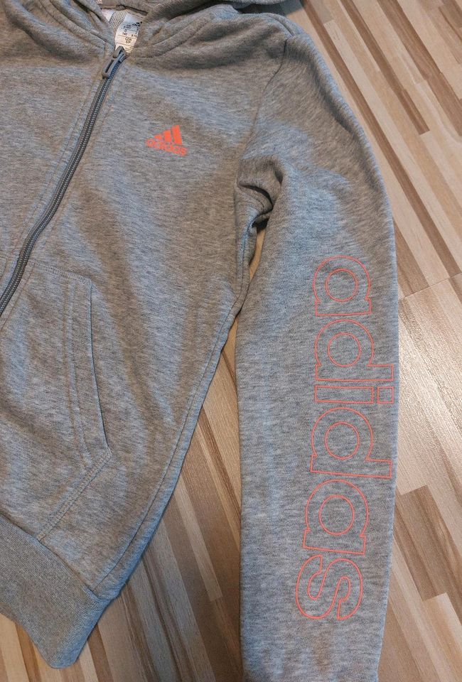 Adidas Sweatjacke Gr.140 ORIGINAL Hoodie Reißverschluss Jacke neu in Leverkusen