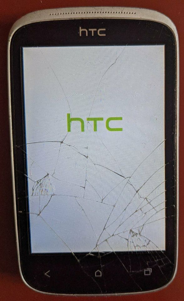 HTC Decire C Beats Audio Smartphone Handy in Stuttgart