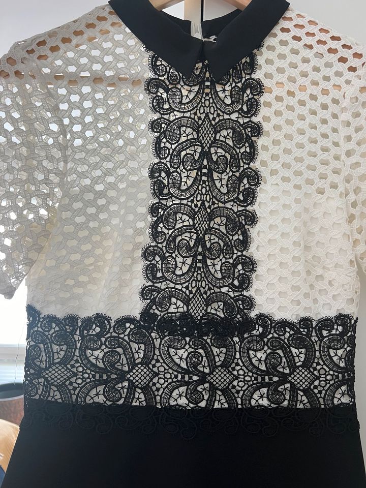 Elegantes Kleid (schwarz / weiß) in Meerbusch