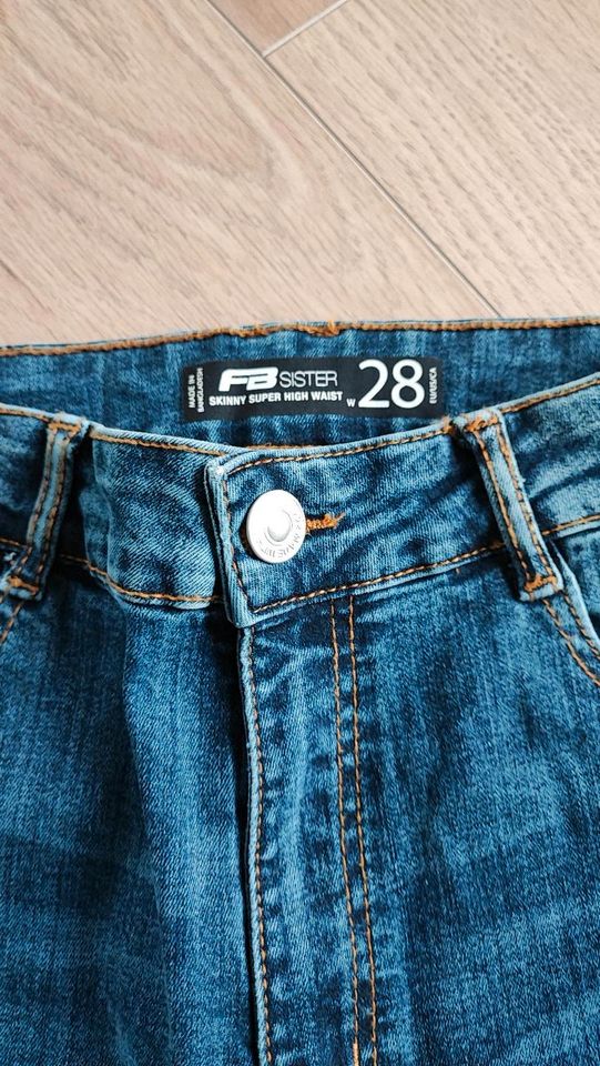 Jeans 28 skinny amisu in Wendeburg