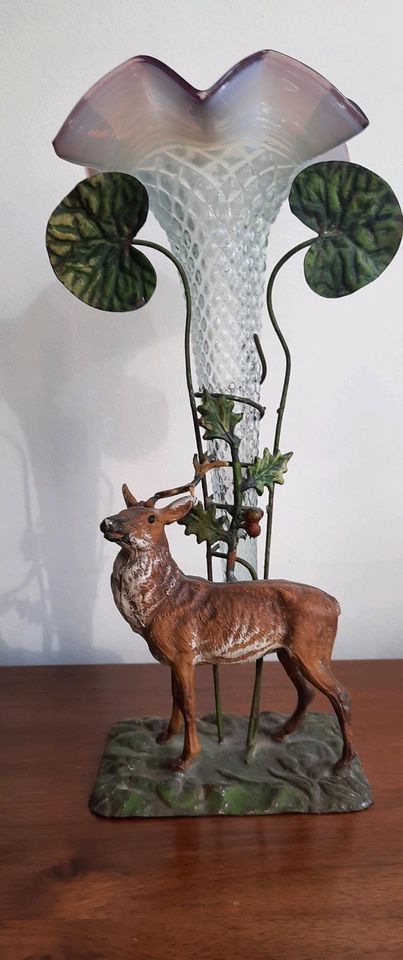 Antike Vase Opalinglas mit Figur Hirsch Metall groß in Plauen