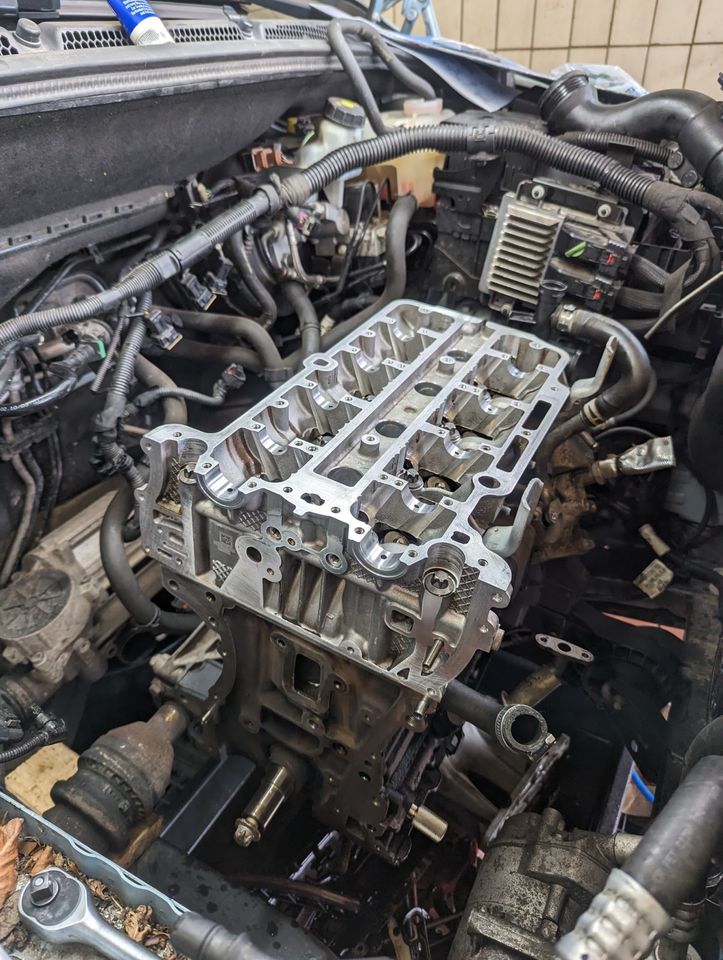 Motorinstandsetzung Audi A4 B8 3.0 TDI CLA CLAB Motor Reparatur in Löhne