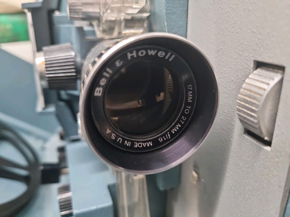 Super 8 Projektor funtionstüchtig Bell & Howell Autoload KAMERA in Bestwig