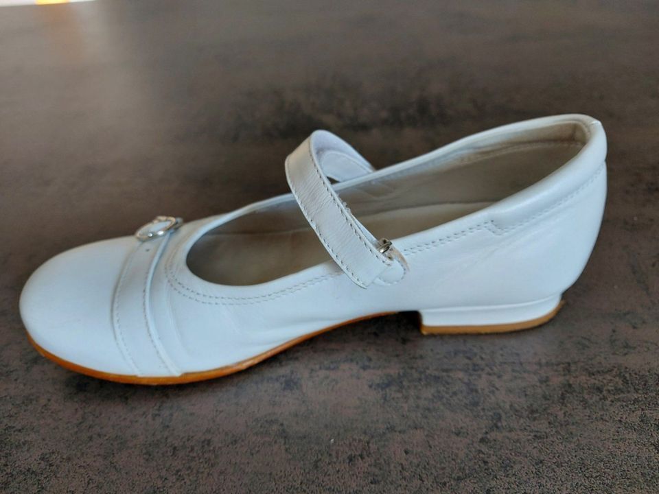 Sabalin Kommunionschuhe Mädchen, Ballerina weiß Gr. 35 in Buttenwiesen