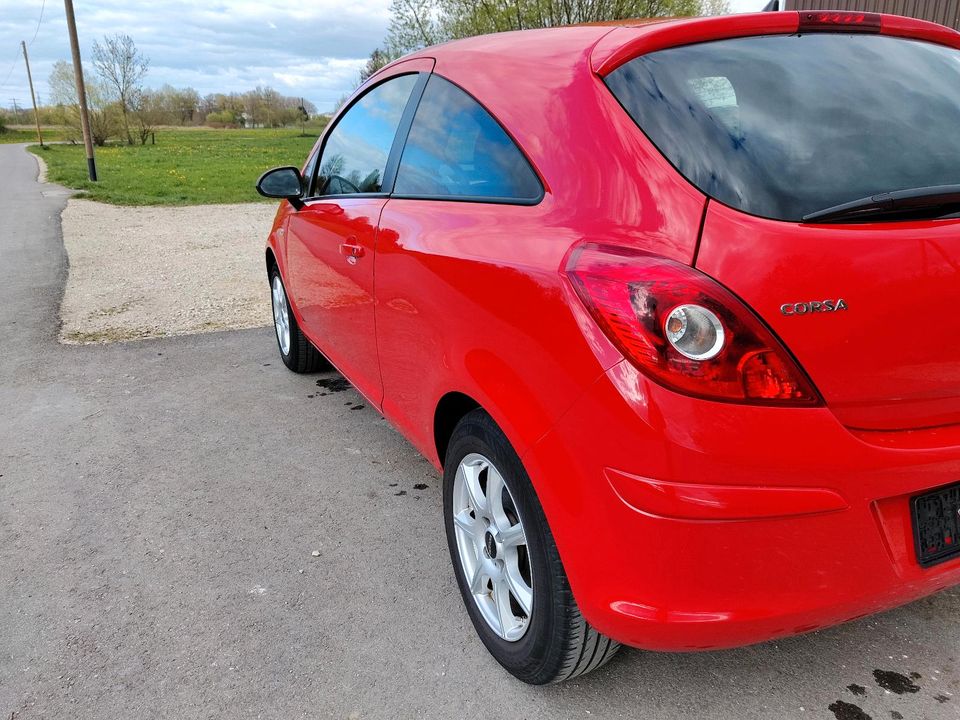 Opel Corsa D 1.4 in Löffingen