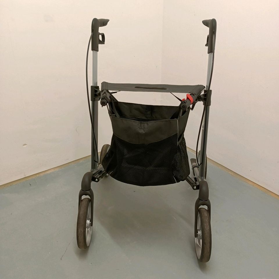 Rollator neuwertig in Rottenburg am Neckar