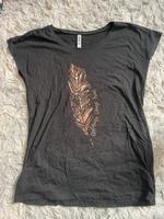 T-Shirt mit Feder drauf Brandenburg - Kremmen Vorschau