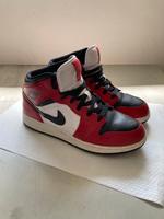 Nike Jordan 1 Mid Chicago Black Toe (GS) Nordrhein-Westfalen - Erwitte Vorschau