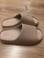 Yeezy Slide Pure Size 43/US9 (verified by KLEKT) new/neu (Adidas) Hessen - Liederbach Vorschau