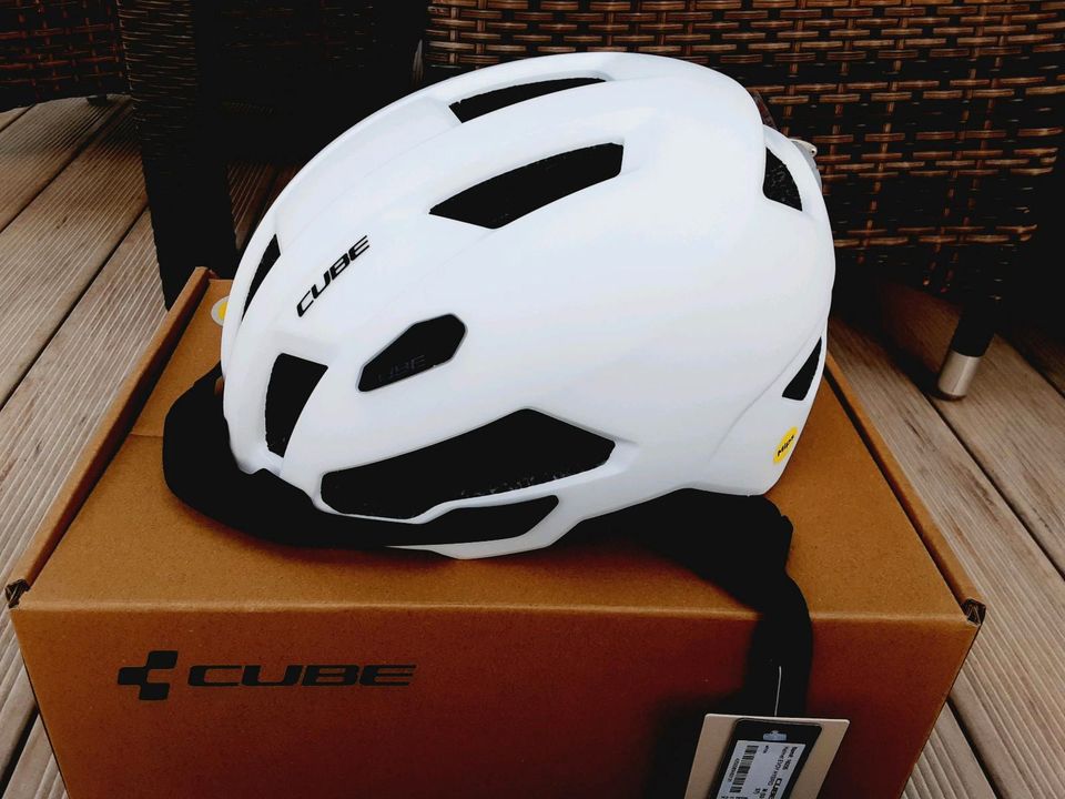 Neu OVP Cube Fahrradhelm Fahrad Helm Evoy Hybrid 16235 Zubehör in Worms