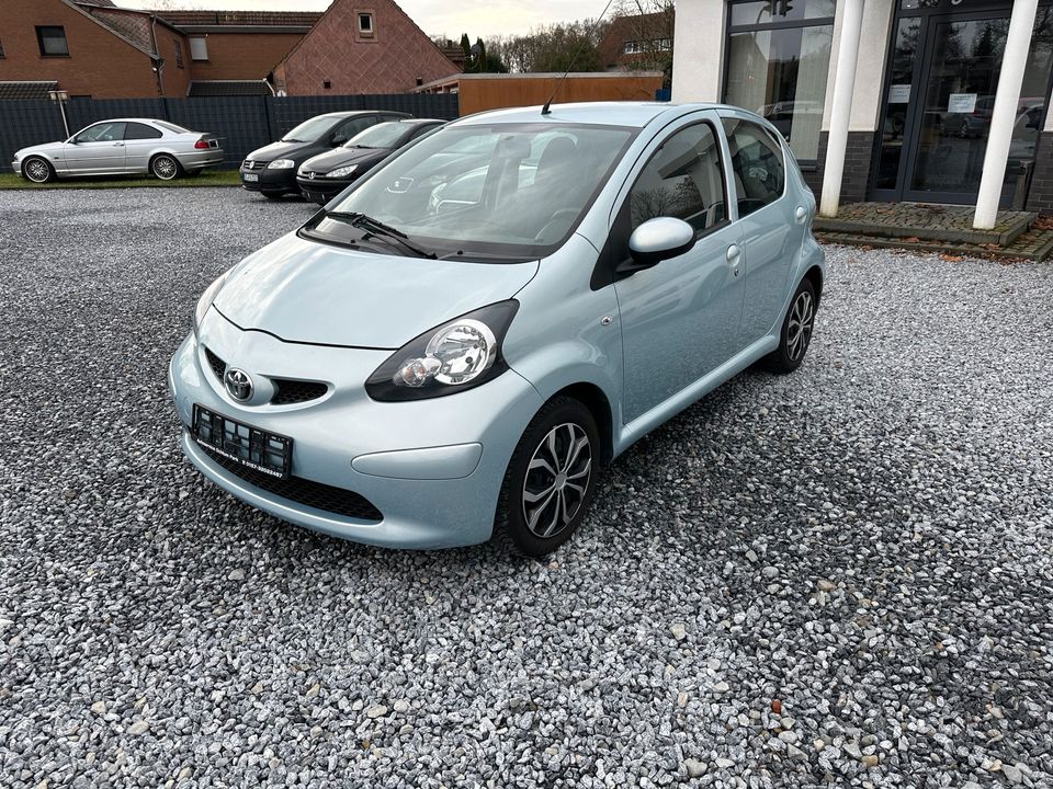 TOYOTA AYGO*1-HAND*5-TÜRER*KUPPLUNG-NEU*GARANTIE*TÜV-NEU*TOP* in Versmold