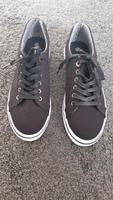 Turnschuhe / Sneaker Damen Gr.40 schwarz neu Bayern - Stockstadt a. Main Vorschau