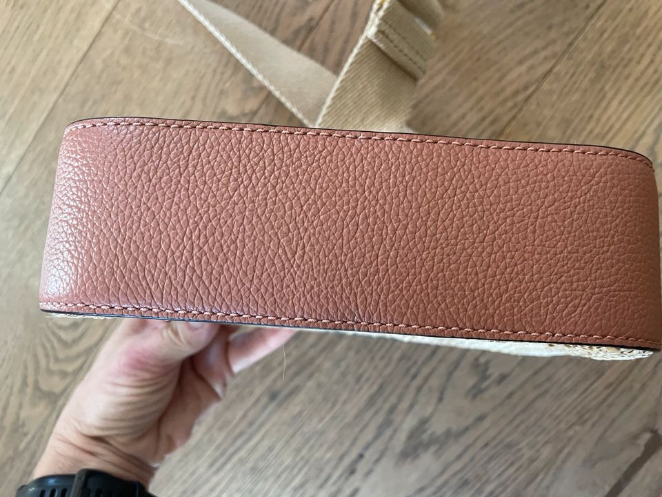 Wie neu tolle Tasche crossbody von Cocinelle NP 300€ in Dresden