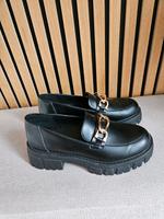 ❤️NEU❤️ Slipper/Loafer Gr.38 schwarz Gold Niedersachsen - Lohne (Oldenburg) Vorschau