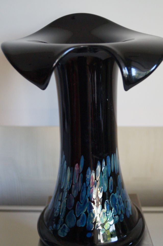 Vase Jugendstil Eisch schwarz Blumenvase irsisierend Handarbeit in Solingen