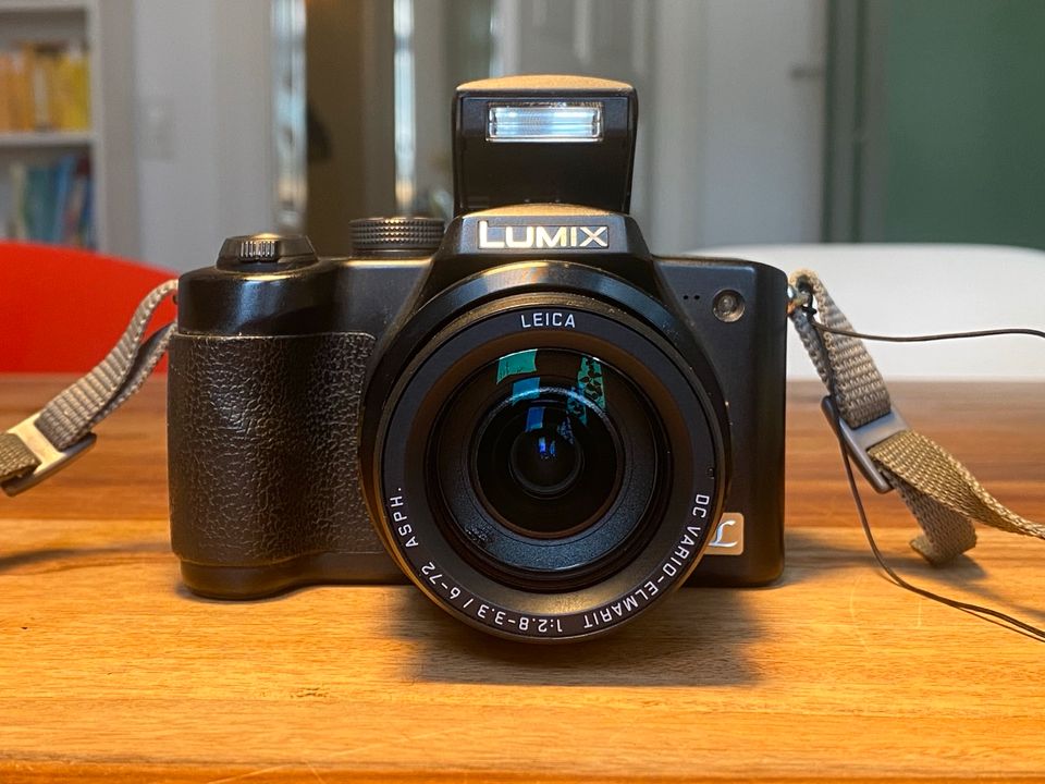 Panasonic Lumix DMC-FZ5 mit Kameratasche - Sehr guter Zustand in Wiesbaden
