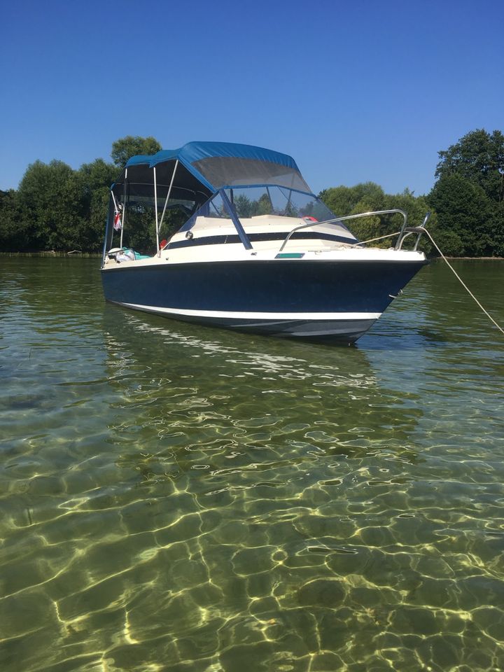 Kajütboot Neptune 550 mit 2t Trailer in Schwerin