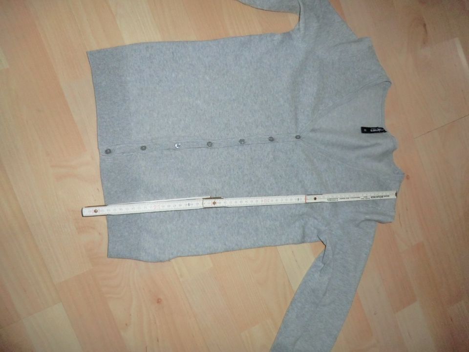 Damen Strickjacke ( Cardigan )grau in Bad Lippspringe