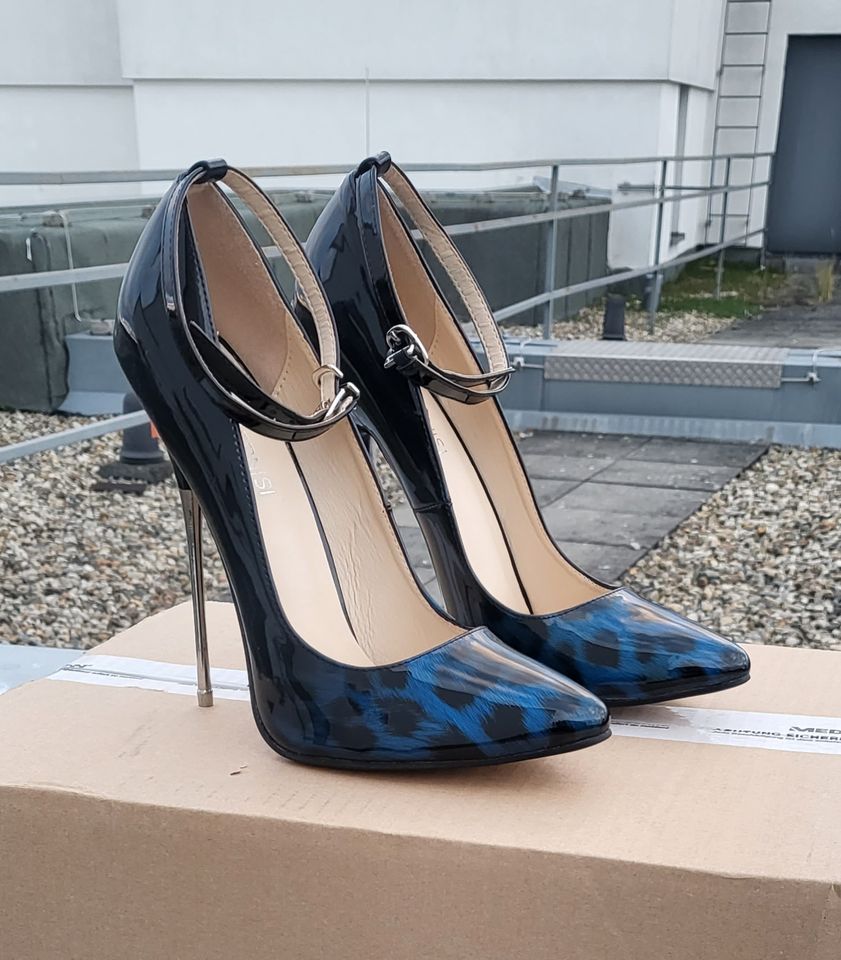 16cm Stilettos High Heels Lack Blau Leopard Riemchen-Pumps EUR 42 in Berlin