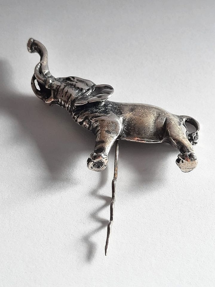 Elefant als Brosche Anstecker Figur Miniatur 800er Silber in Nürnberg (Mittelfr)