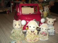 sylvanian woodzeez families auto mit 4 Tieren Nordrhein-Westfalen - Herzogenrath Vorschau