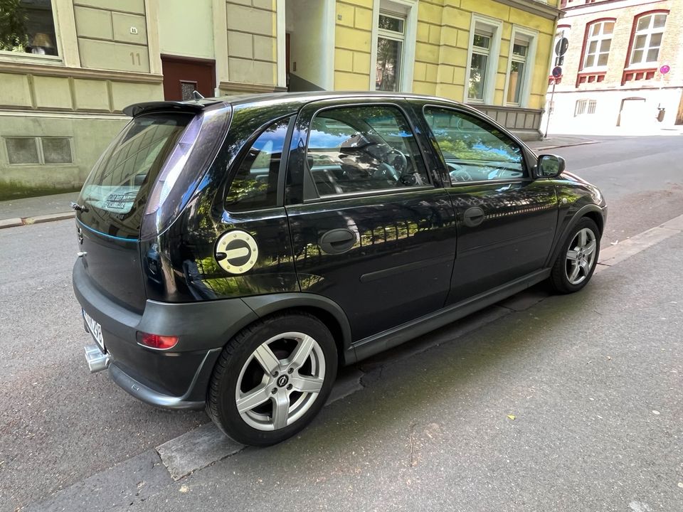 Opel corsa C mit 1 Jahr tüv in Wuppertal