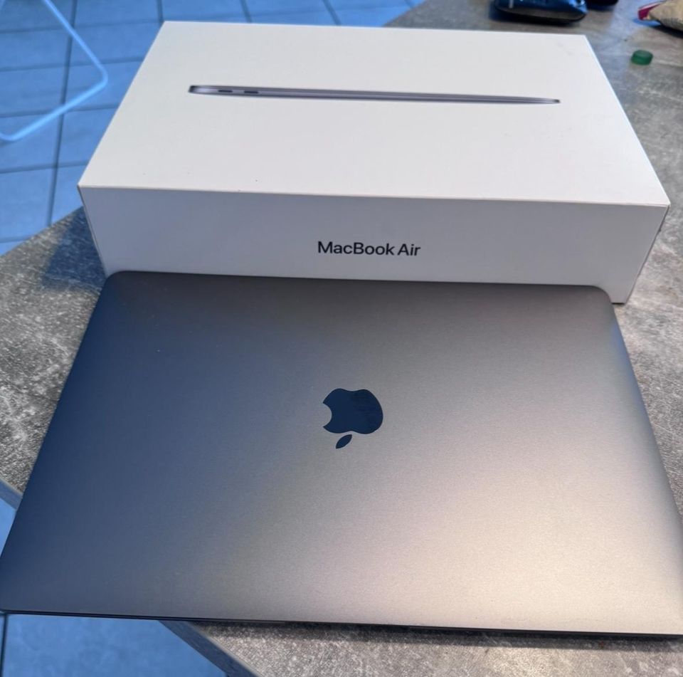 MacBook Air M1 8 in Kleinblittersdorf