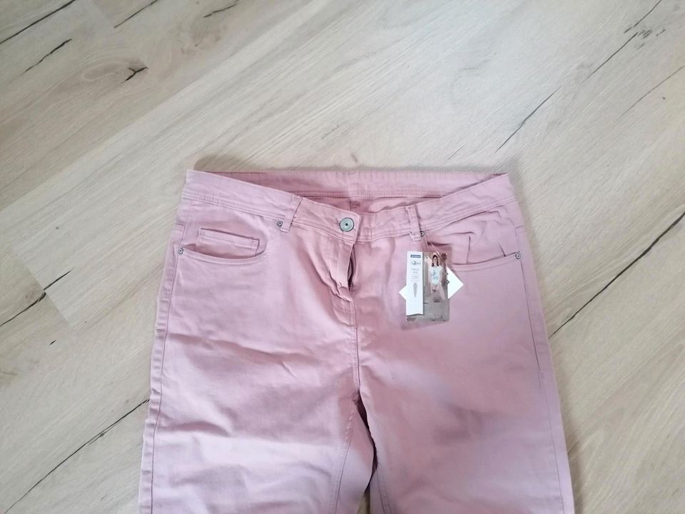 NEU!!  Hose  Gr.44   UpFashion   NEU m. ETIKETT!! in Hopsten