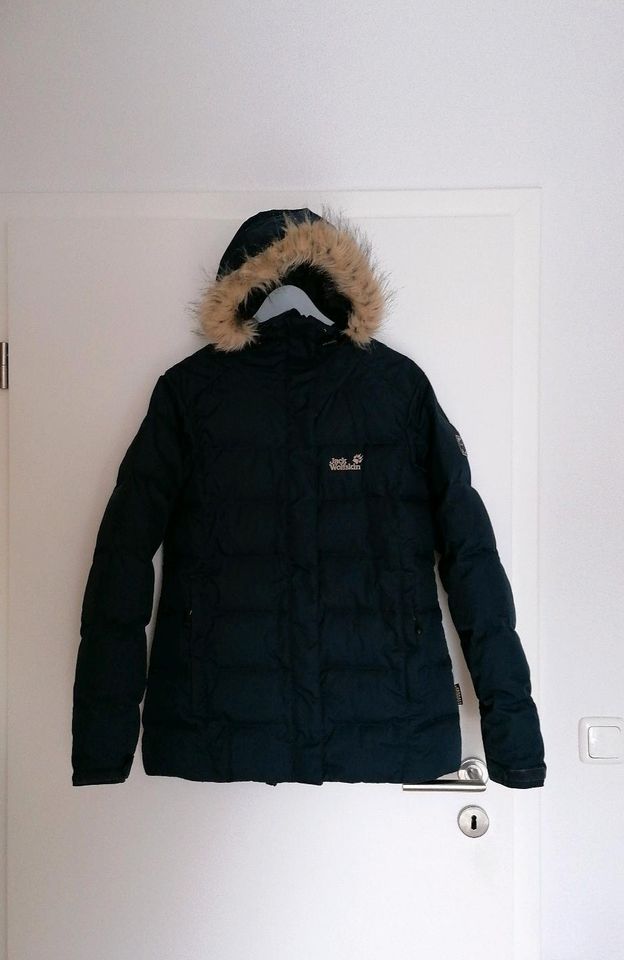 Winterjacke / Wintermantel / Daunenjacke Jack Wolfskin Gr. M in Mering