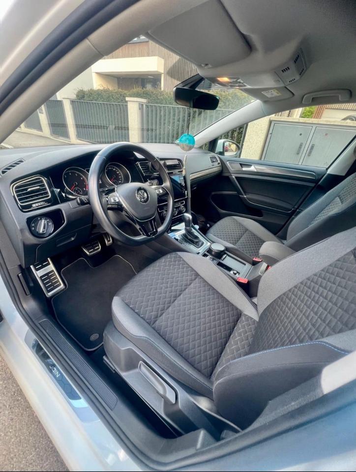 Volkswagen VW Golf VII 1.5 TSI JOIN Navi Bluetooth RearView in München