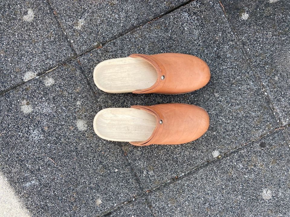 Herren Holz Schuhe Größe 44 in Tiefenbronn