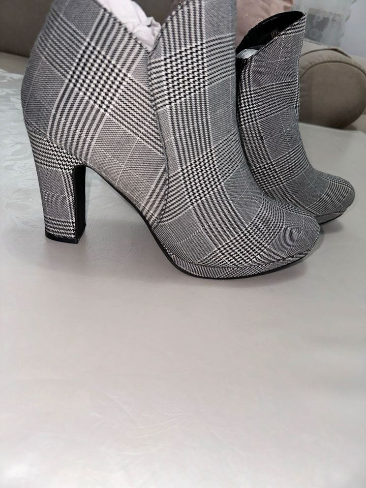 Damen Schuhe Neu Gr 40 Alegra K Amazon schwarz weiß in München-Flughafen